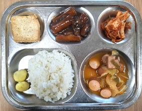 12.12. 찹쌀밥 부대찌개 자장떡볶이 두부구이 배추김치 찐밤